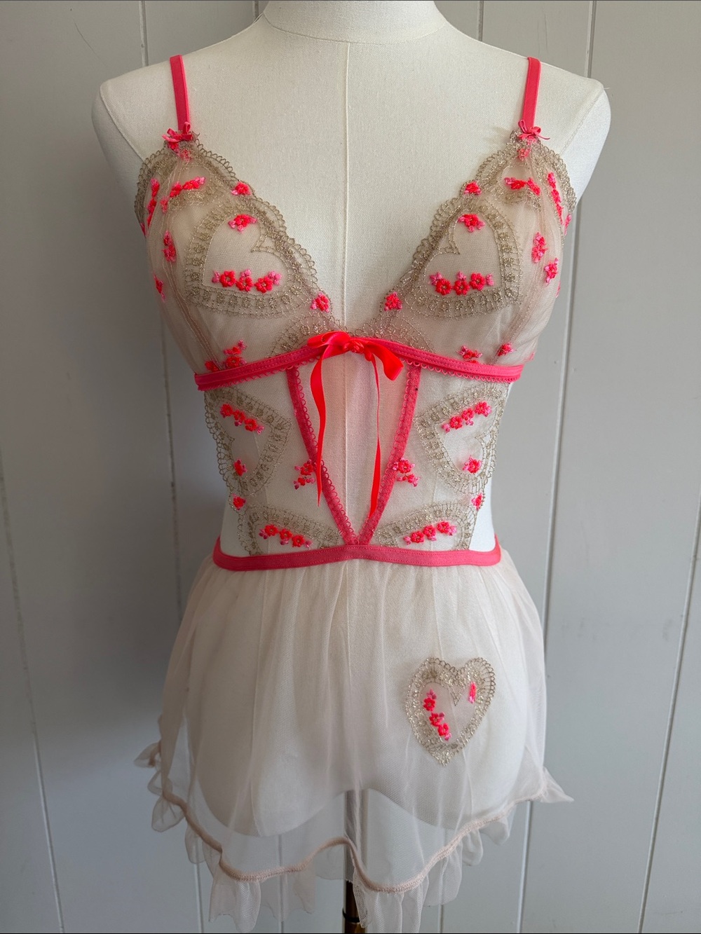 Victoria's Secret Embroidered Lace Mesh Babydoll Chemise Medium Coquette Y2K